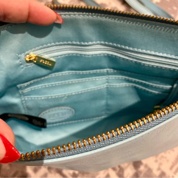 NWOT! Fossil Leather Clutch/Crossbody - Picture 2 of 4